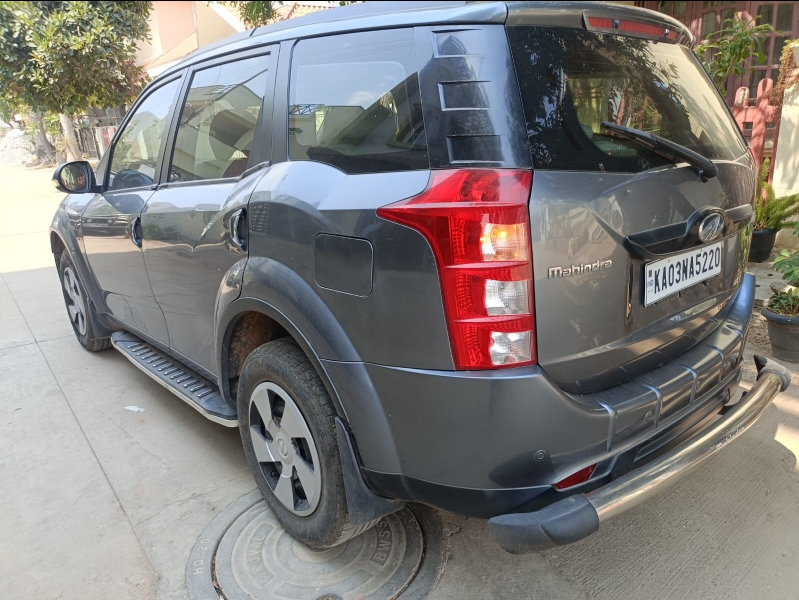 2017 Mahindra XUV500 W6 FWD