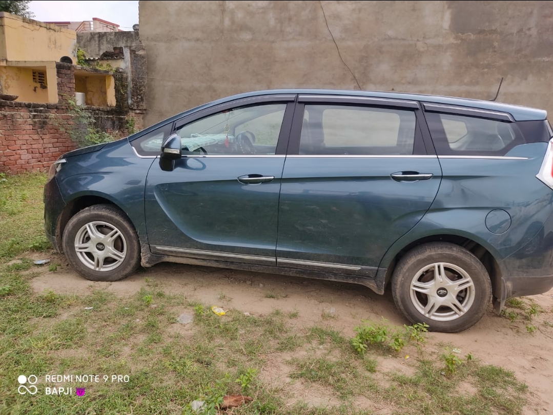 2018 Mahindra Marazzo M6 8-Seater