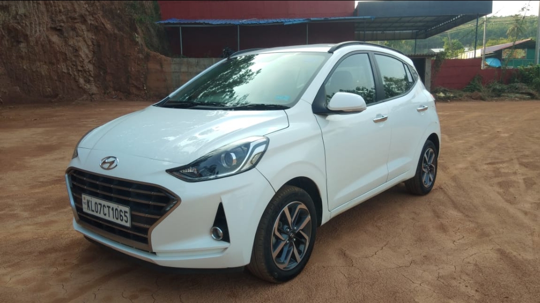 i10 grand ernakulam kms