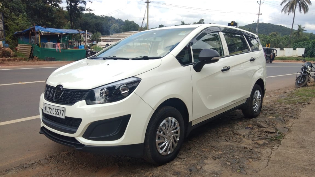 2019 Mahindra Marazzo M2 7-Seater BS IV