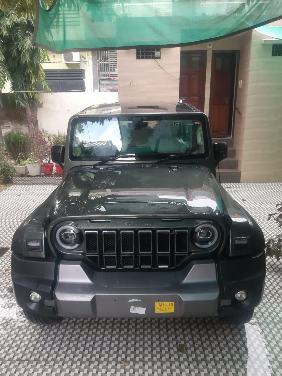 MAHINDRA THAR ROXX MX5 PETROL MT 2WD image