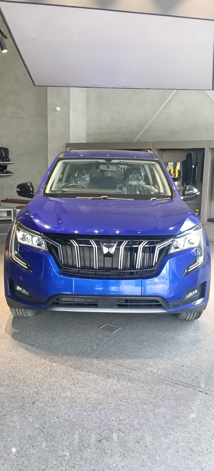 Used 2023 Mahindra XUV700