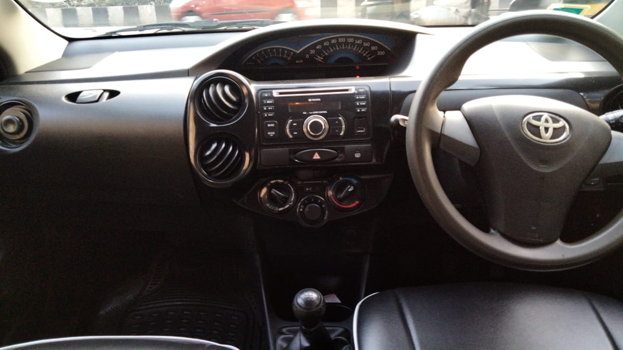 Used Toyota Etios Cross Cars in Thane - Second Hand Toyota Etios Cross